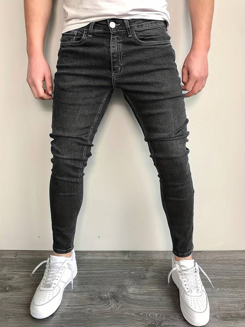 Men's street style classic jeans